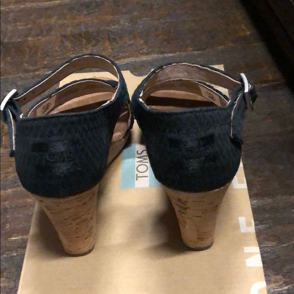Toms Wedges - Picture 2 of 5
